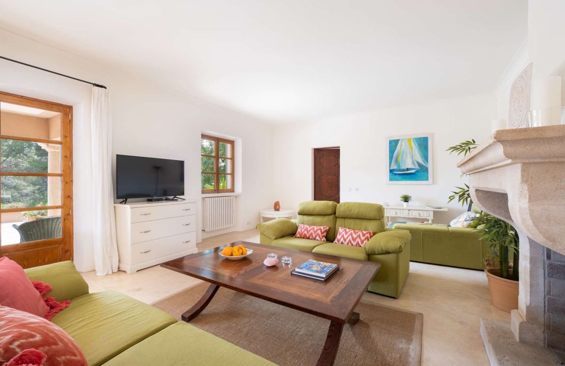 Exquisite finca style property Mallorca Pollensa with holiday rental license rentals