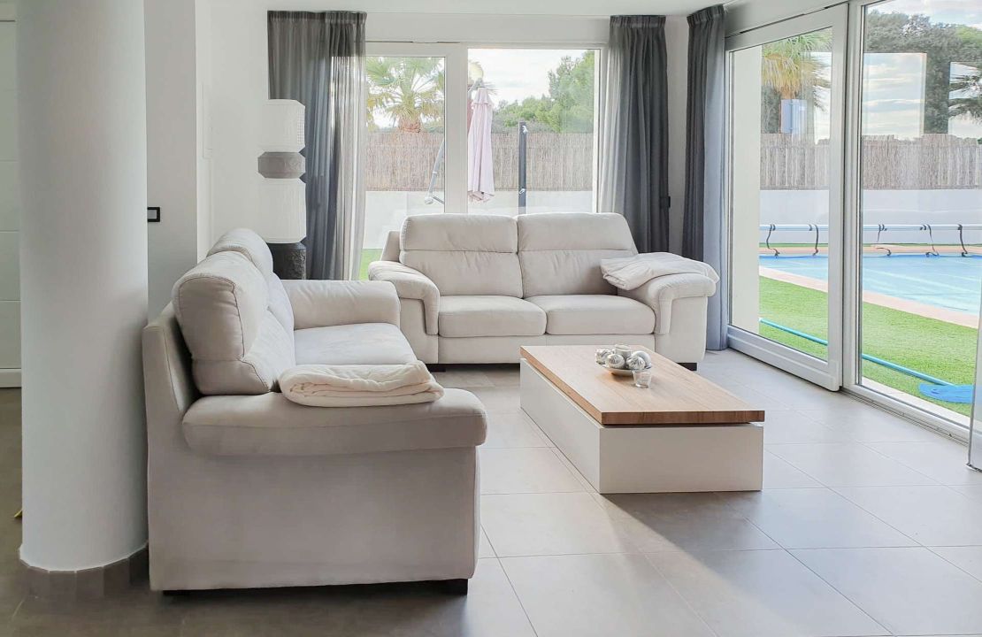 Modern Villa for Sale in Can Picafort, Mallorca with Pool and Parking