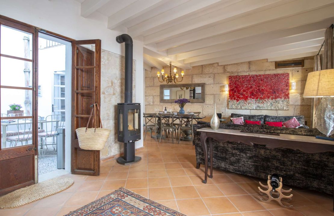 Renovated townhouse in Mallorca Pollensa with terraces, plunge pool and views
