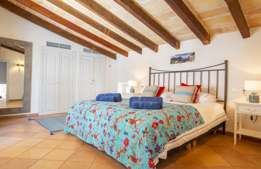 Renovated townhouse in Mallorca Pollensa with terraces, plunge pool and views