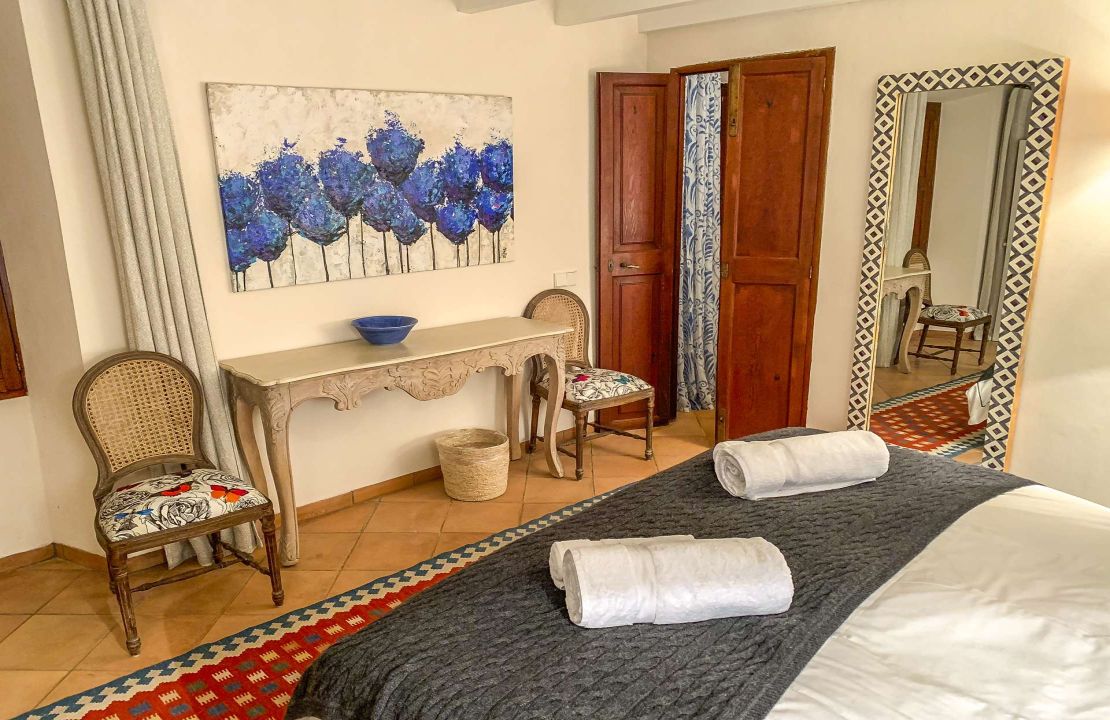 Renovated townhouse in Mallorca Pollensa with terraces, plunge pool and views