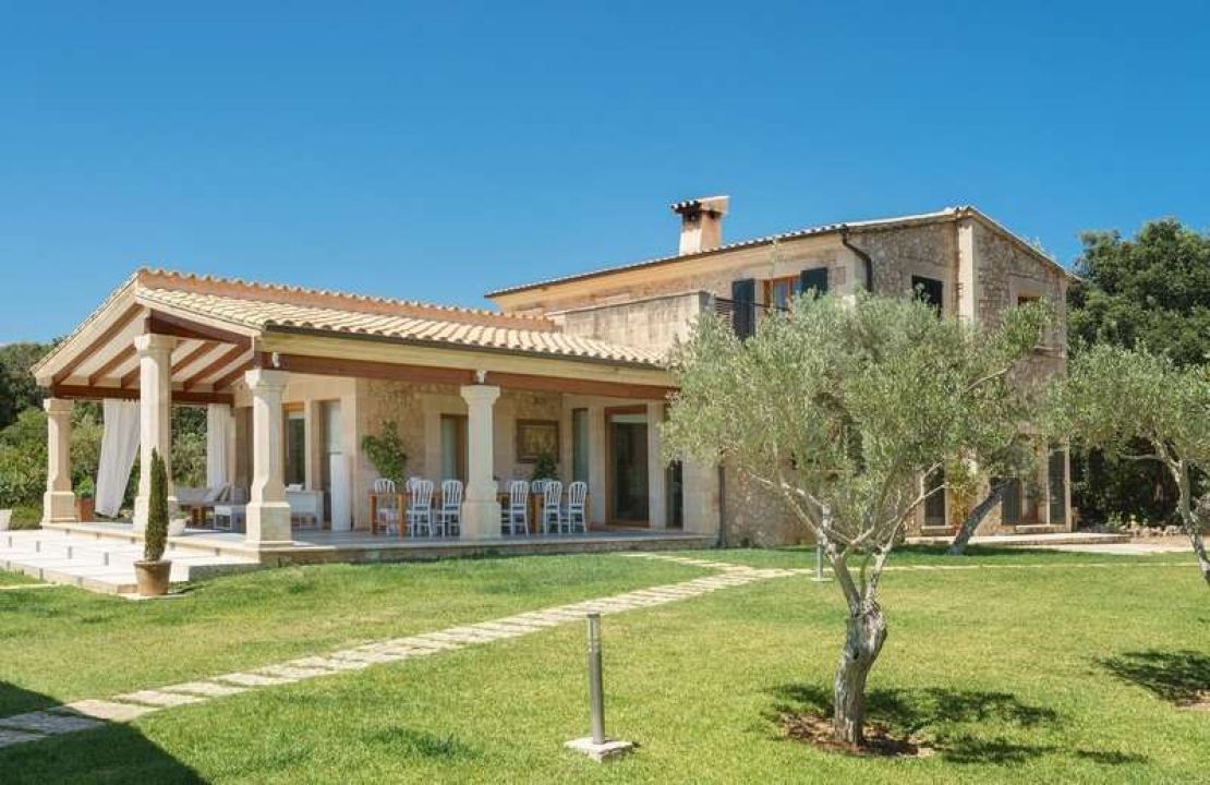 Exclusive Finca in Pollensa Mallorca with Holiday Rental License and Strong Rental History