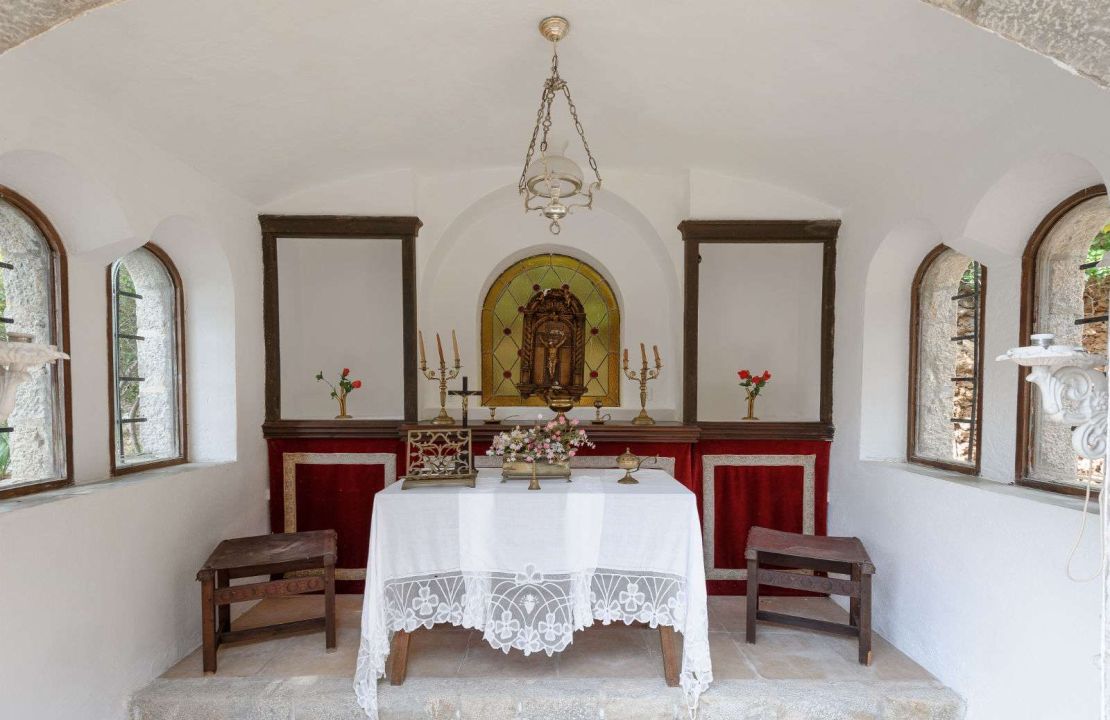 Spectacular finca for sale in Pollensa with stone house