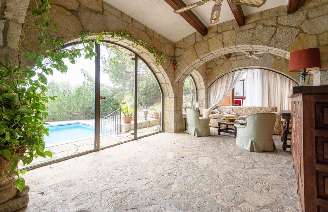 Spectacular finca for sale in Pollensa with stone house