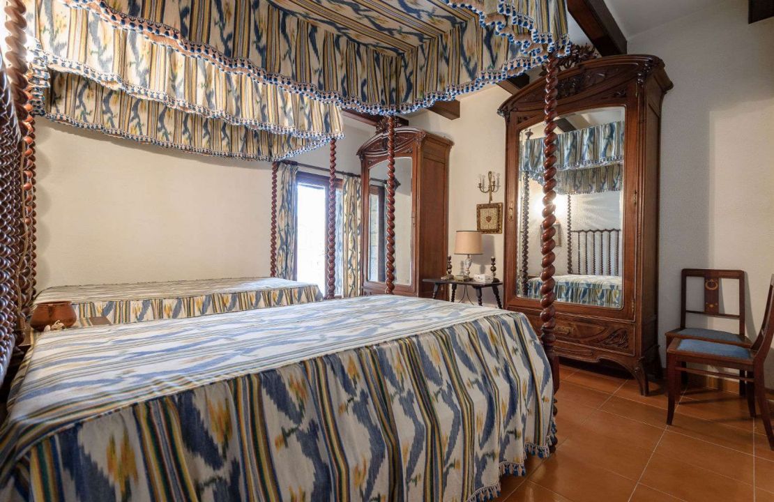 Spectacular finca for sale in Pollensa with stone house