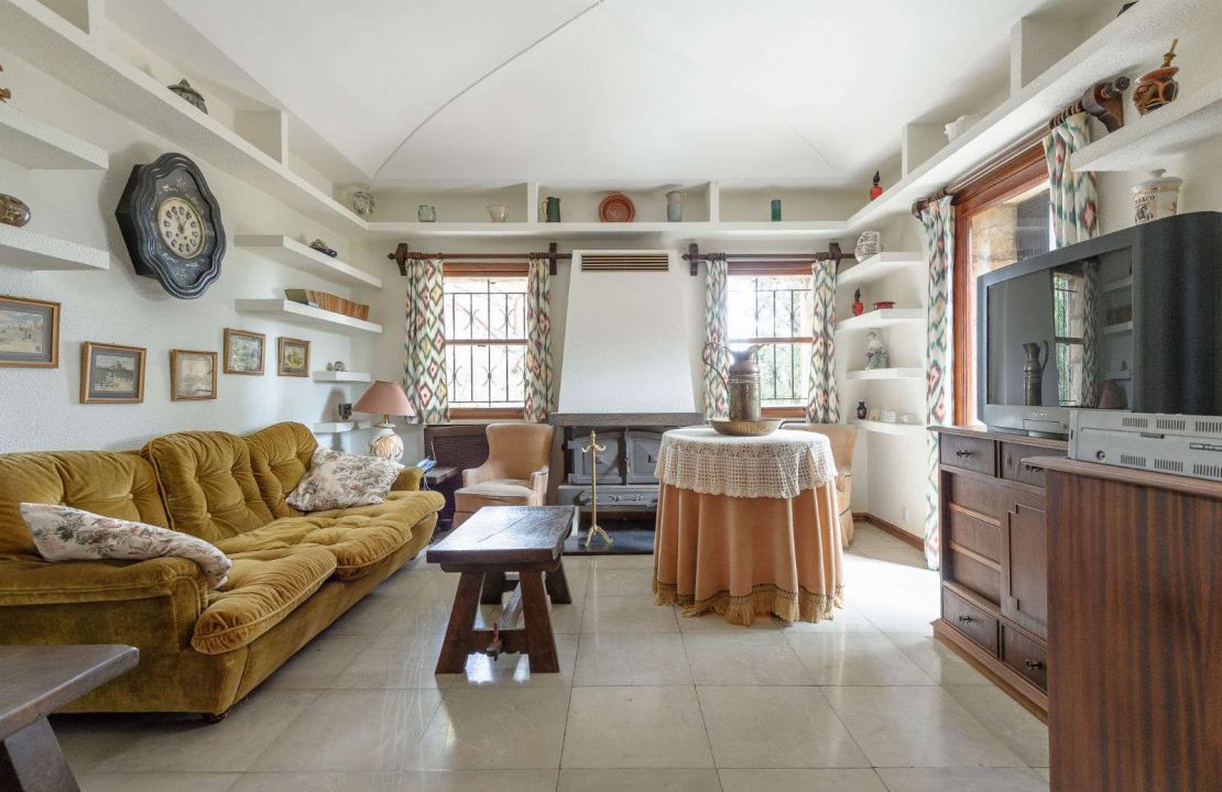 Spectacular finca for sale in Pollensa with stone house