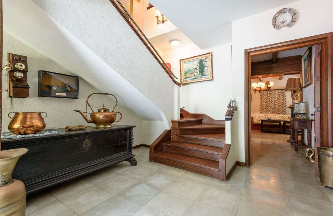 Spectacular finca for sale in Pollensa with stone house