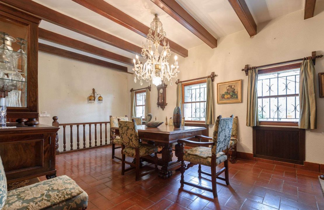 Spectacular finca for sale in Pollensa with stone house