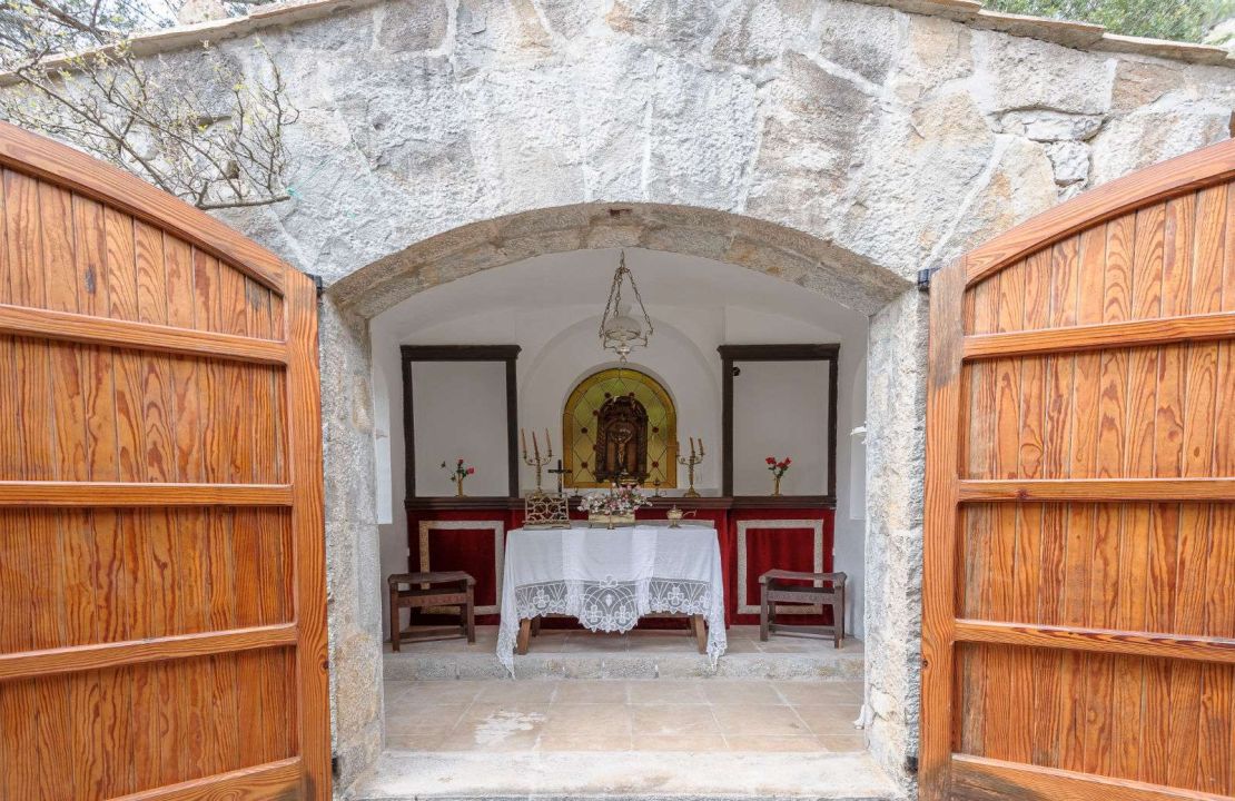 Spectacular finca for sale in Pollensa with stone house