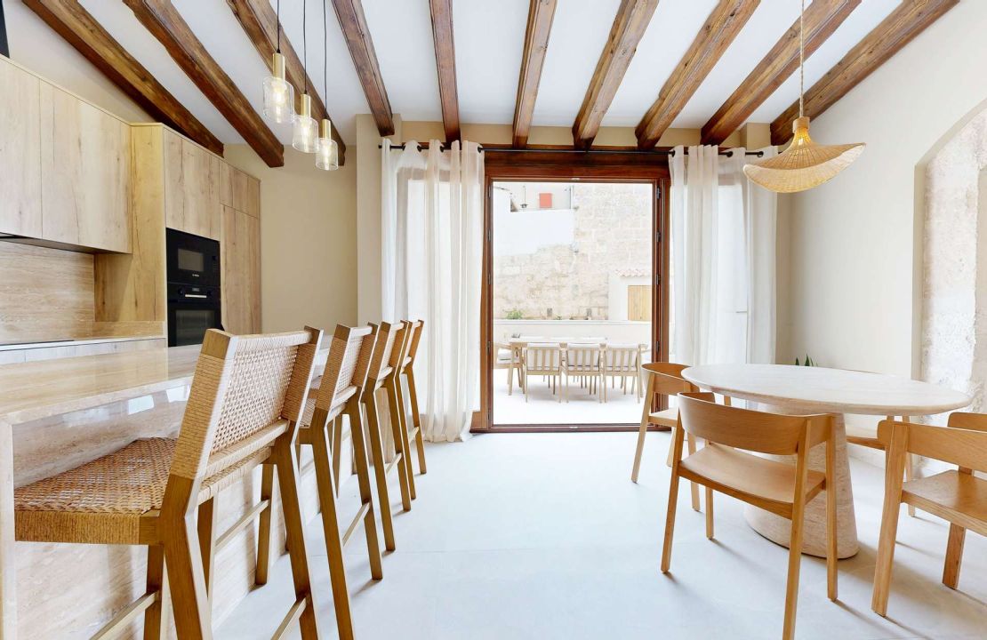 Historisches Stadthaus in Muro – Vollständig renoviert mit Pool