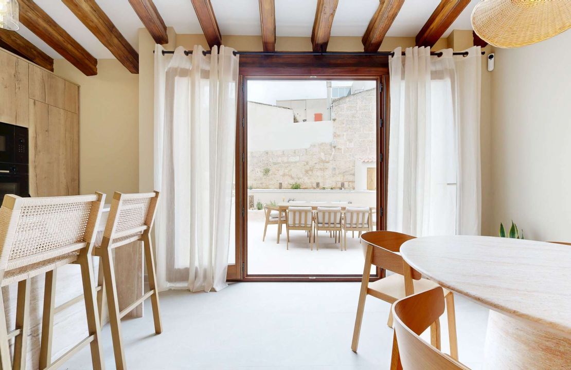 Historisches Stadthaus in Muro – Vollständig renoviert mit Pool