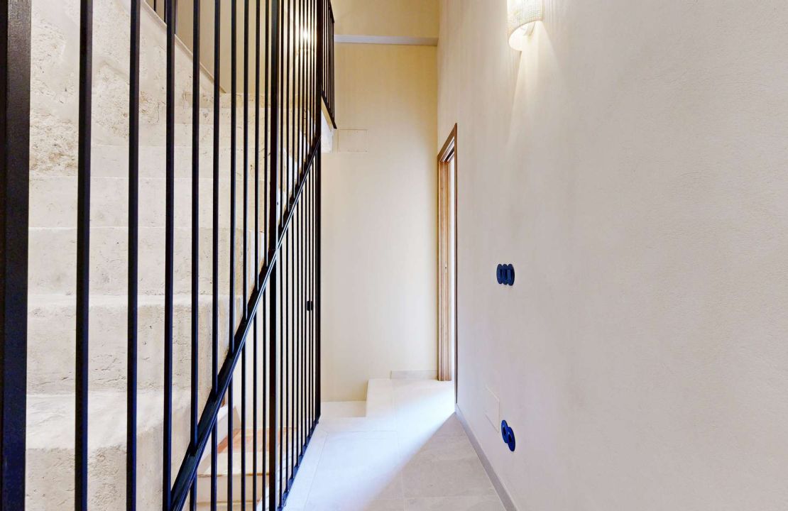 Historisches Stadthaus in Muro – Vollständig renoviert mit Pool