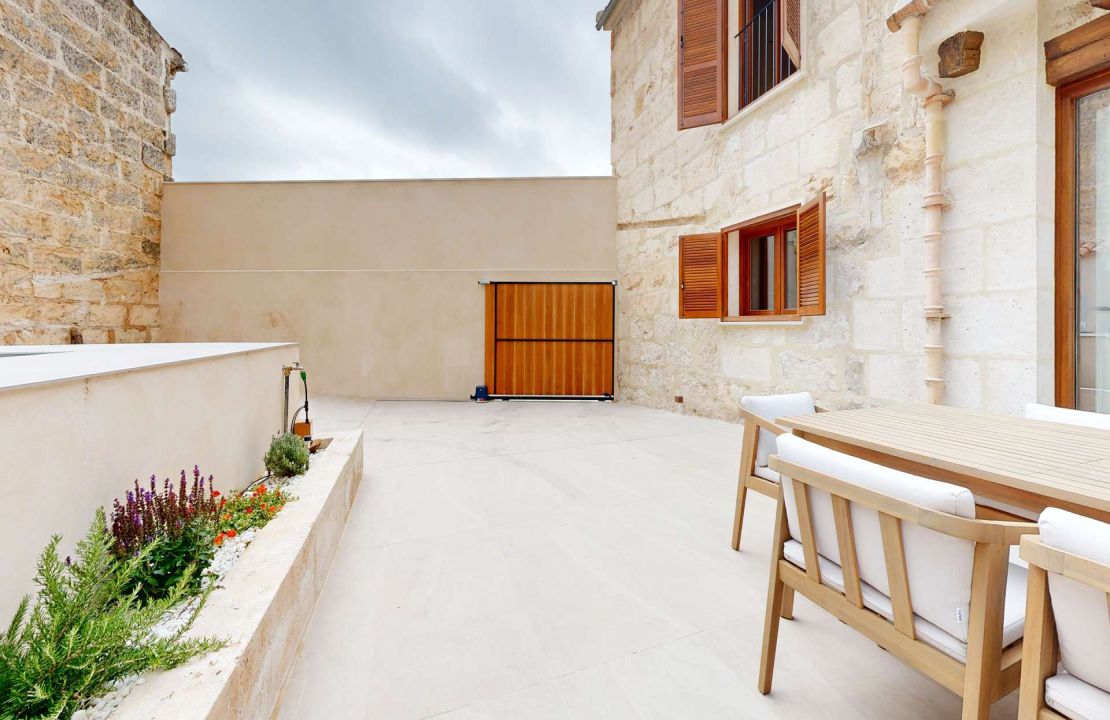Historisches Stadthaus in Muro – Vollständig renoviert mit Pool