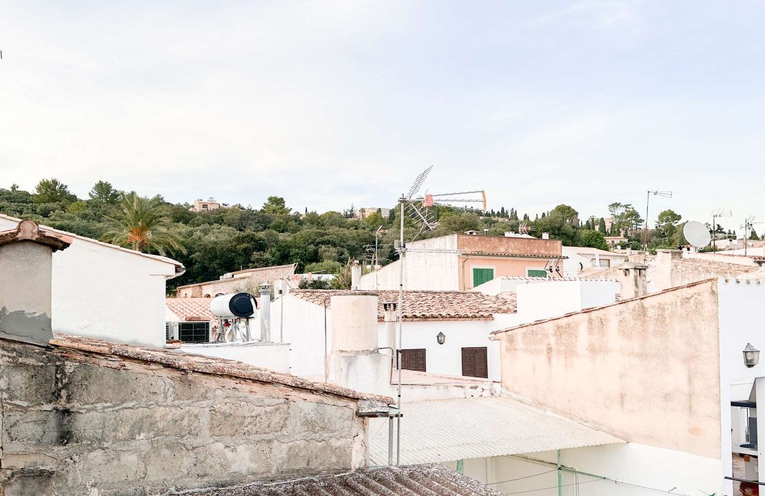 3 bedroom townhouse in Pollensa, Mallorca with patio and two terraces for sale