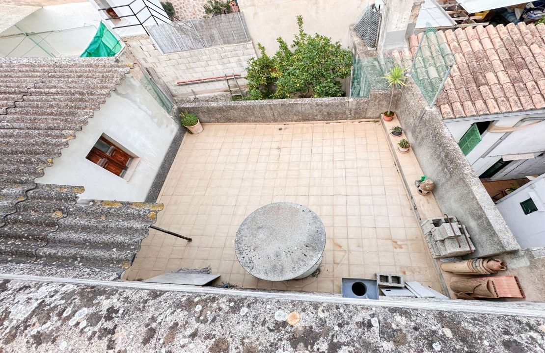 3 bedroom townhouse in Pollensa, Mallorca with patio and two terraces for sale