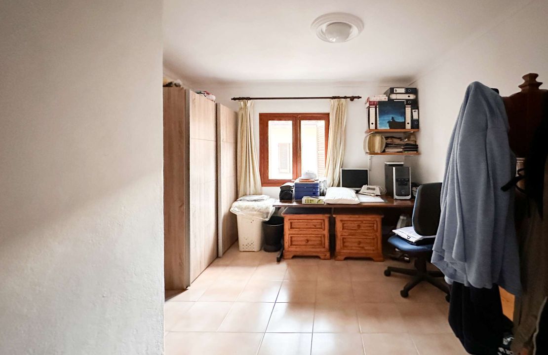 3 bedroom townhouse in Pollensa, Mallorca with patio and two terraces for sale