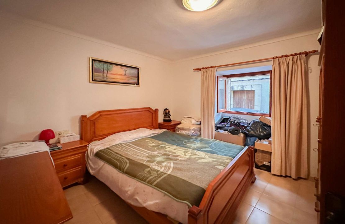3 bedroom townhouse in Pollensa, Mallorca with patio and two terraces for sale