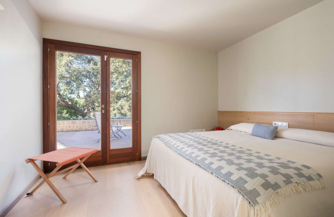 Impressive luxury estate for rent located in the outskirts of Pollensa.