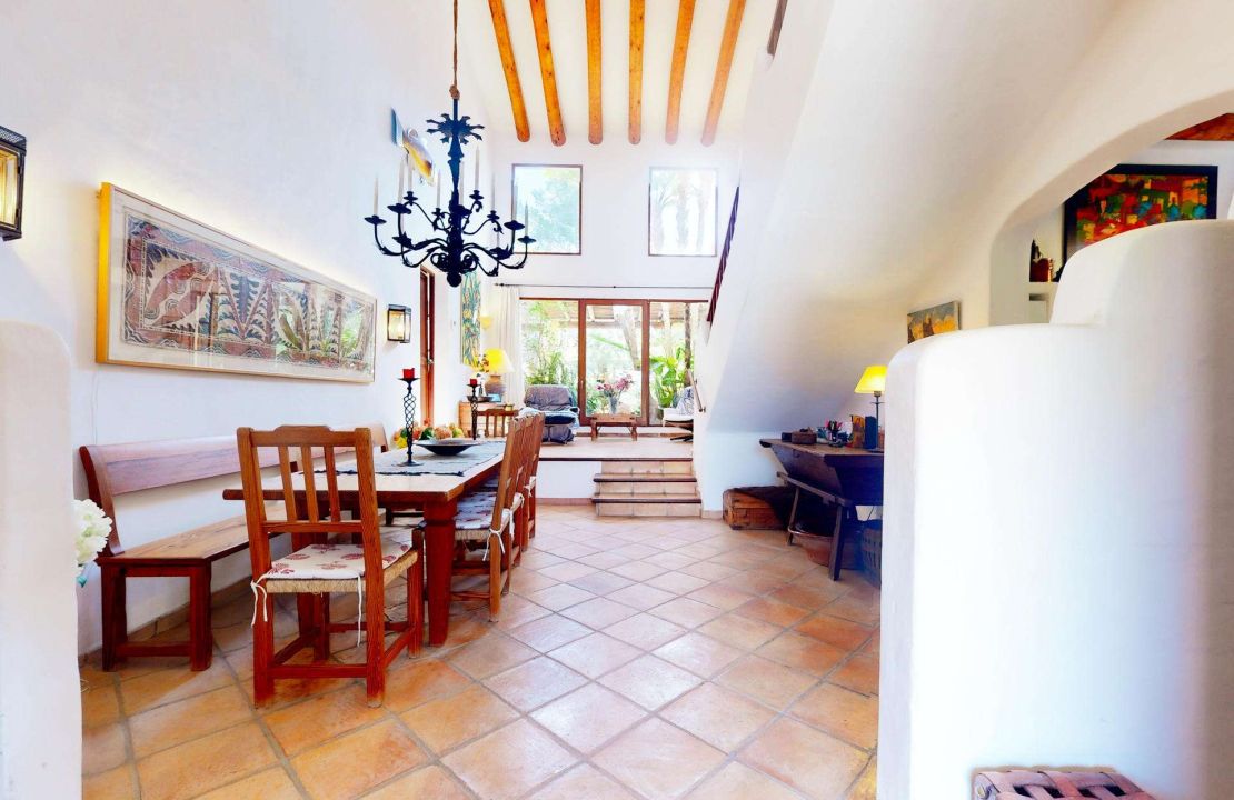 Exclusive Villa in Bonaire Alcudia with Pool, Sea View and BUILDING PLOT