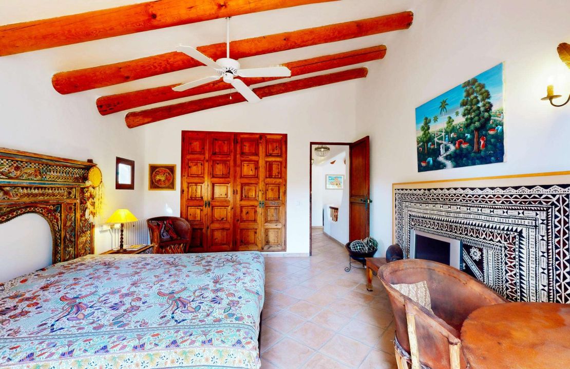 Exclusive Villa in Bonaire Alcudia with Pool, Sea View and BUILDING PLOT