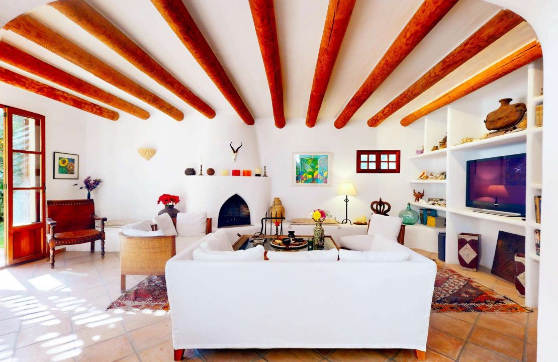 Exclusive Villa in Bonaire Alcudia with Pool, Sea View and BUILDING PLOT