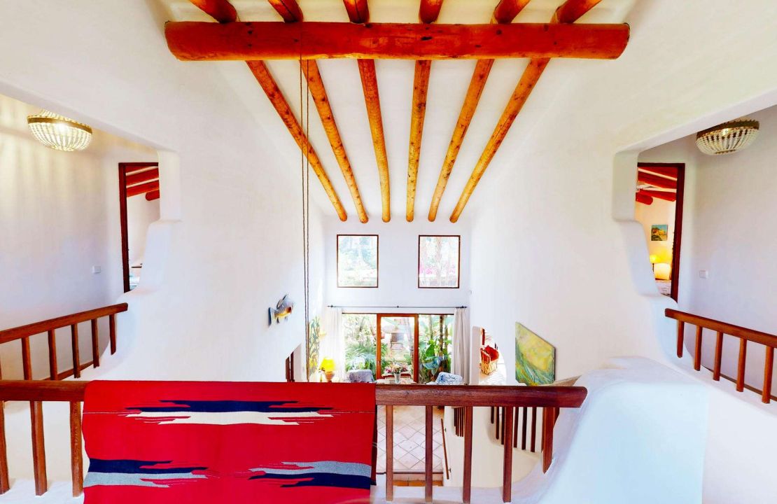 Exclusive Villa in Bonaire Alcudia with Pool, Sea View and BUILDING PLOT