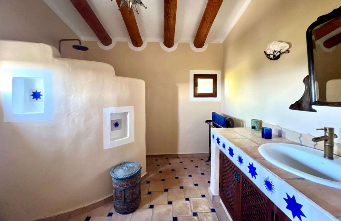 Exclusive Villa in Bonaire Alcudia with Pool, Sea View and BUILDING PLOT