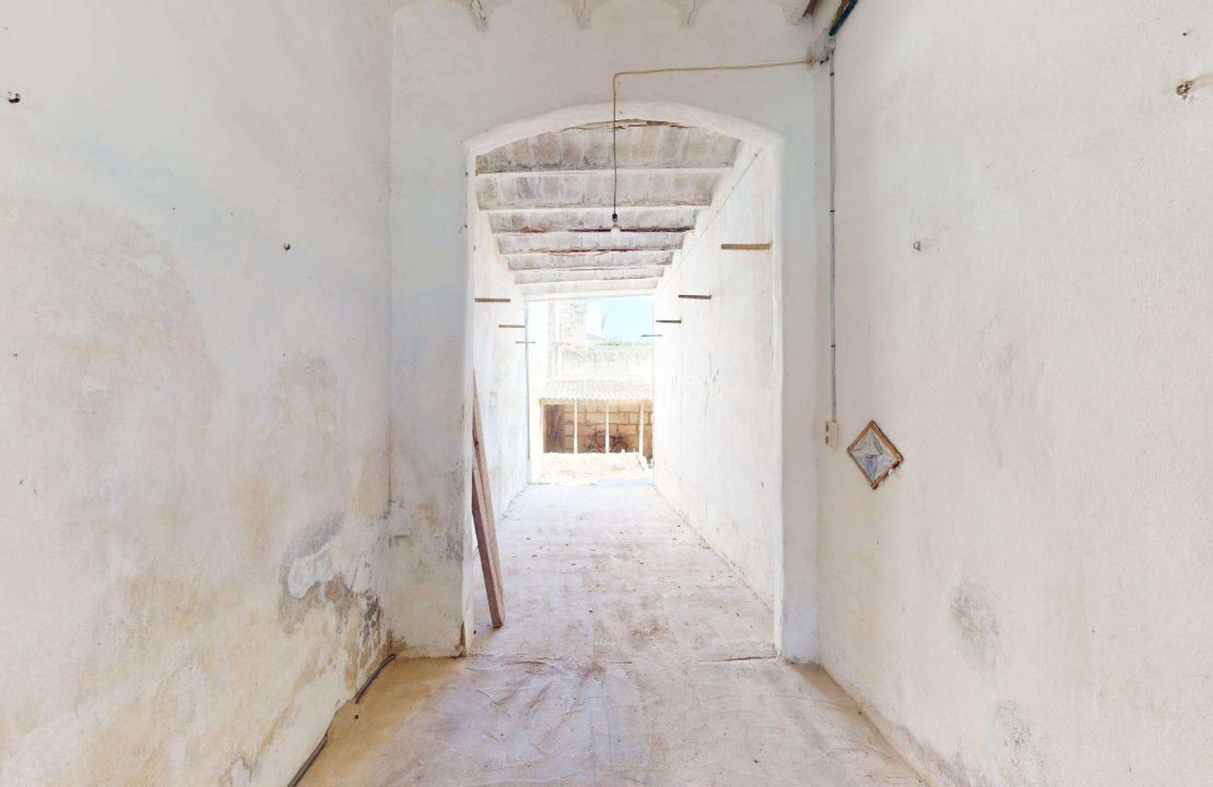 Townhouse in Sa Pobla to renew with technical project & license fees