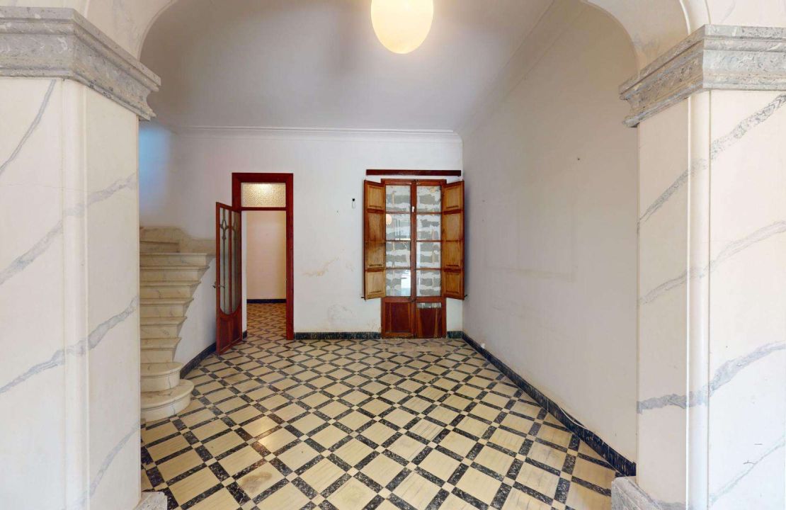 Townhouse in Sa Pobla to renew with technical project & license fees