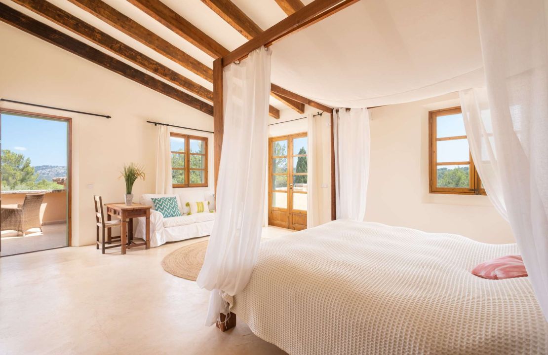 Exquisite finca style property Mallorca Pollensa for long term rental