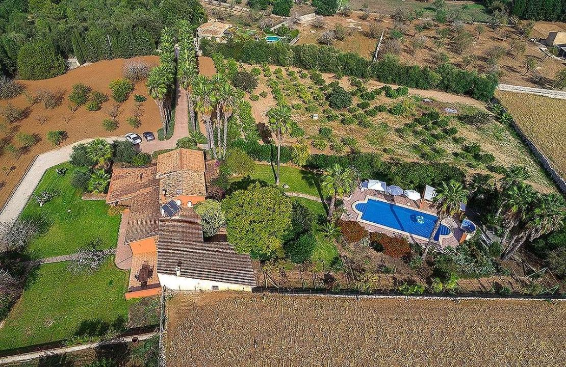 Charming Country Retreat near Campanet with Main House & Guesthouse