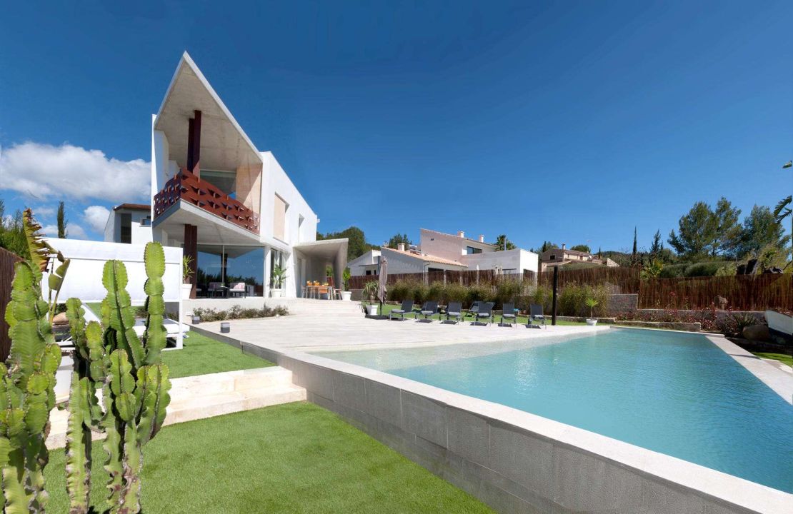 Modern villa in Crestatx, Sa Pobla North Mallorca for sale