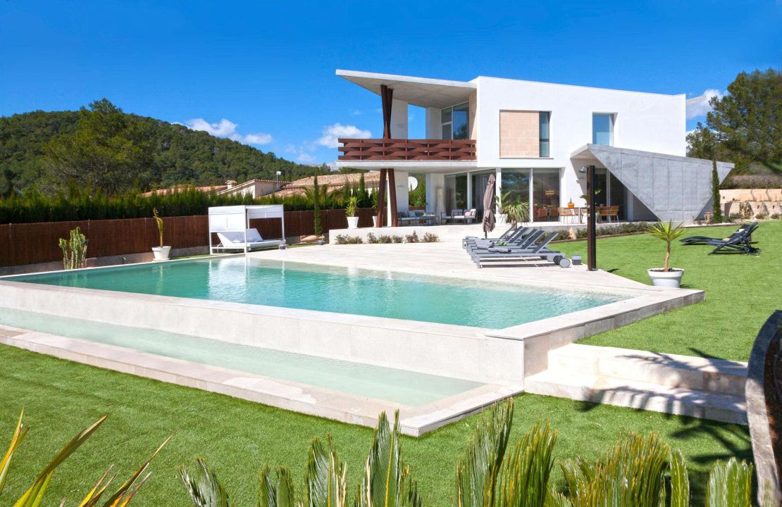 Modern villa in Crestatx, Sa Pobla North Mallorca for sale