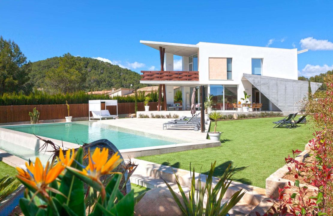 Modern villa in Crestatx, Sa Pobla North Mallorca for sale
