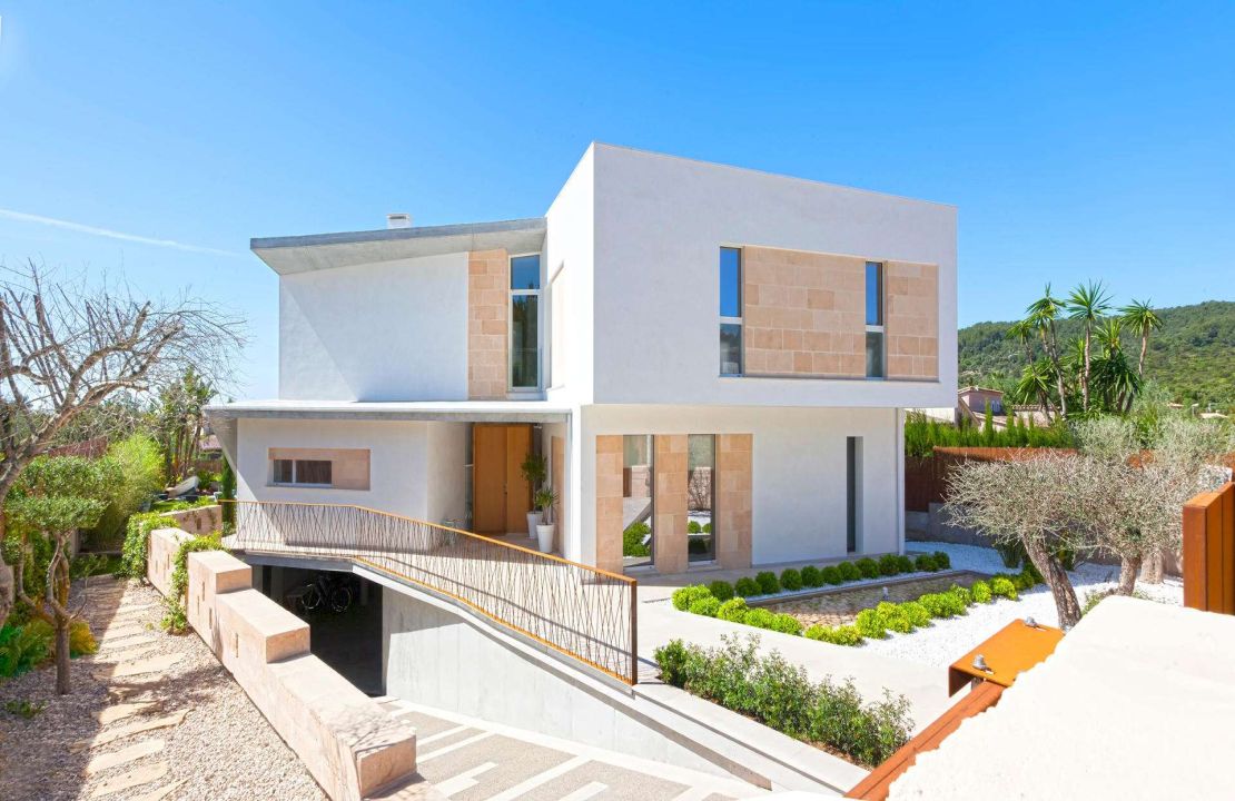 Modern villa in Crestatx, Sa Pobla North Mallorca for sale