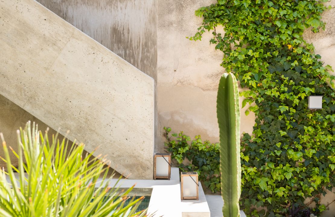 Casa de Diseño en Sa Pobla con Piscina Pequeña, Garaje y Alojamiento para Invitados