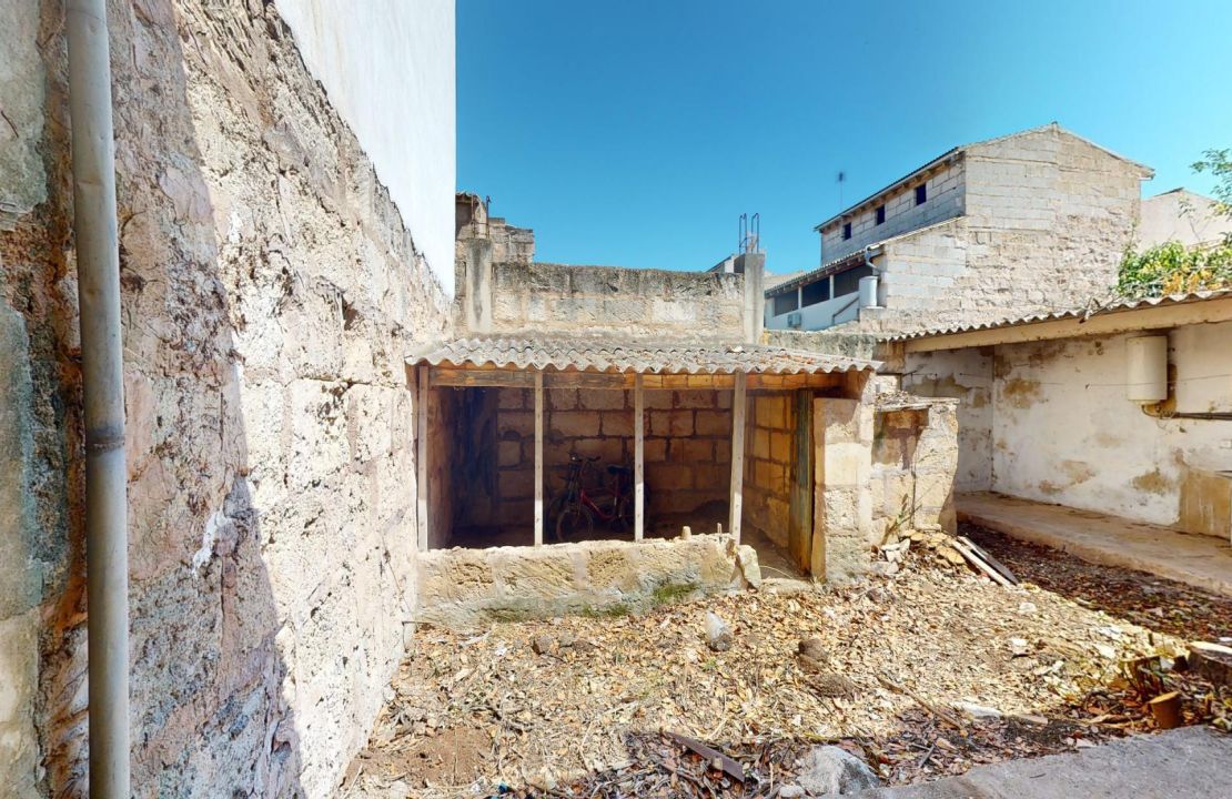 Encantadora Casa de Pueblo en Sa Pobla Mallorca con Potencial de Renovación