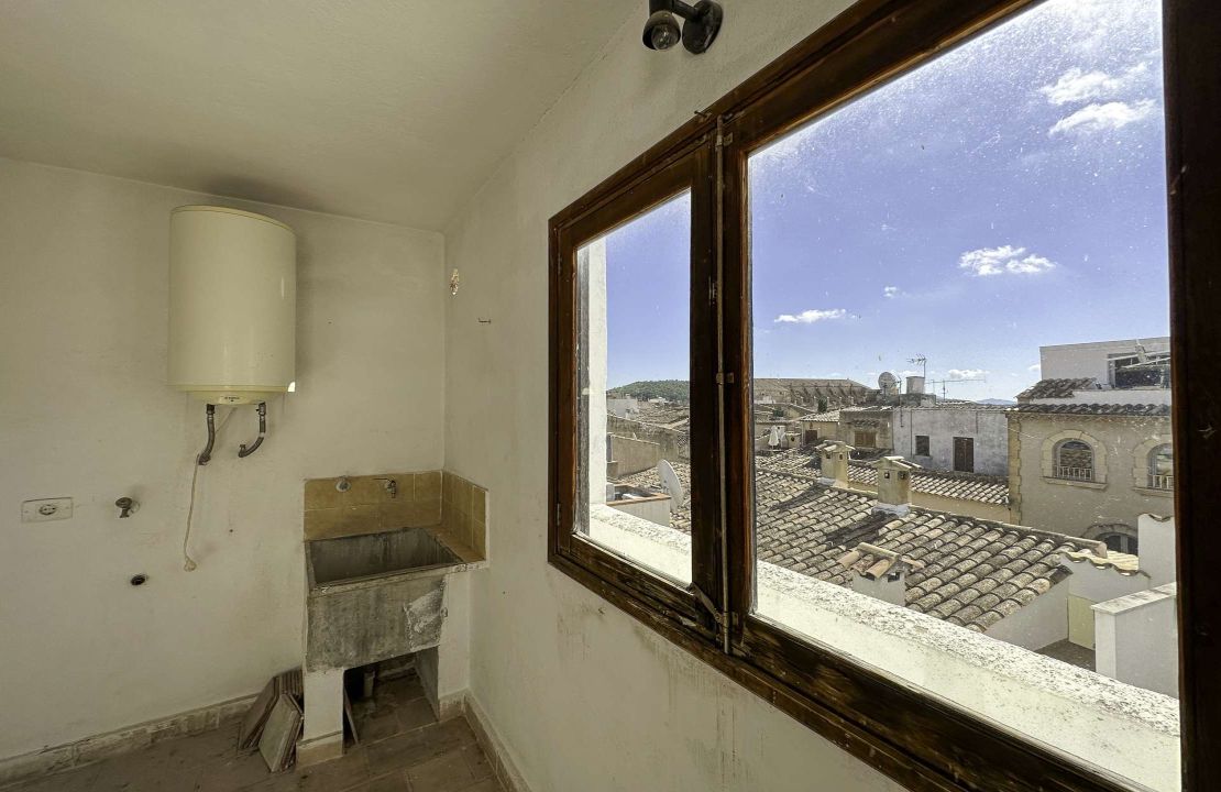Town house in Pollensa, Mallorca, for sale to renovate
