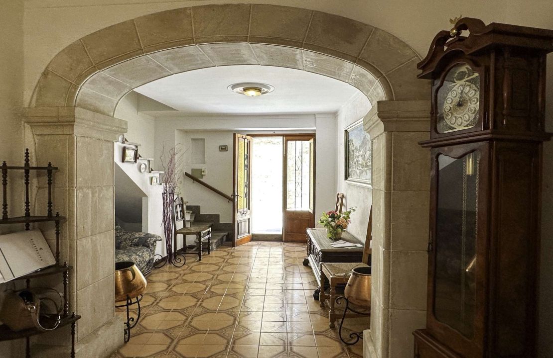 Town house in Pollensa, Mallorca, for sale to renovate