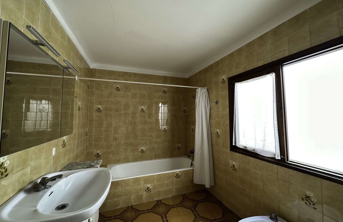 Town house in Pollensa, Mallorca, for sale to renovate