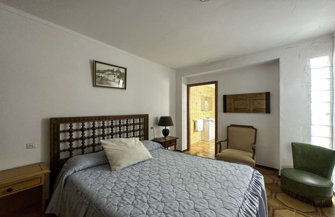 Town house in Pollensa, Mallorca, for sale to renovate