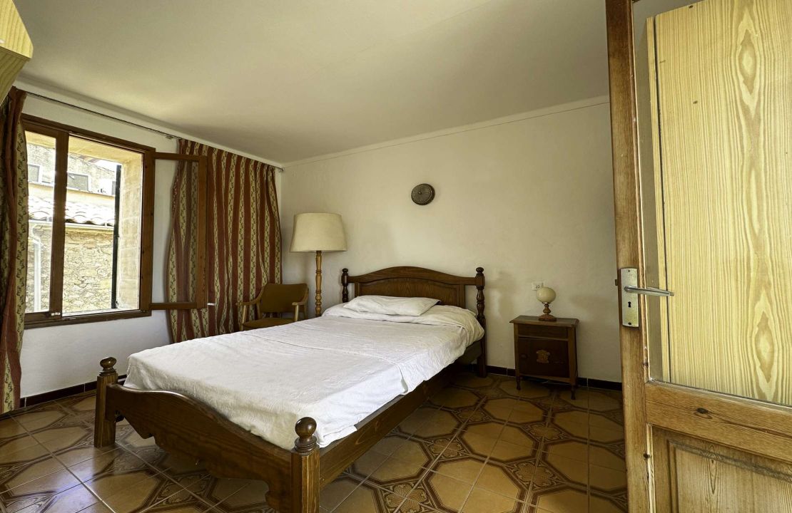 Town house in Pollensa, Mallorca, for sale to renovate