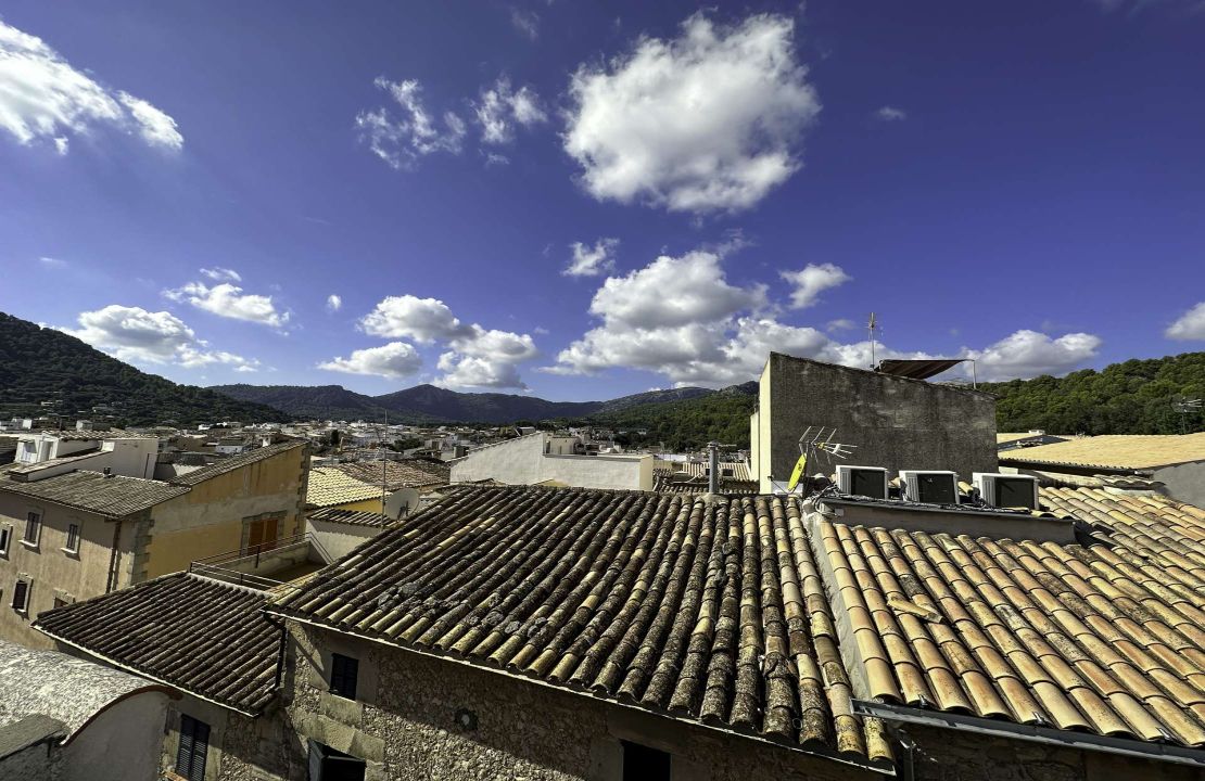 Town house in Pollensa, Mallorca, for sale to renovate