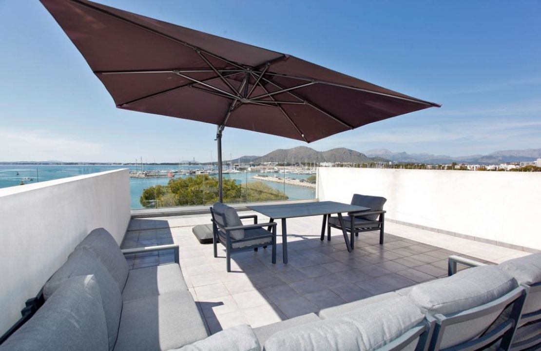 First line luxury attic in Alcudia with roof terrace and breathtaking sea views for sale