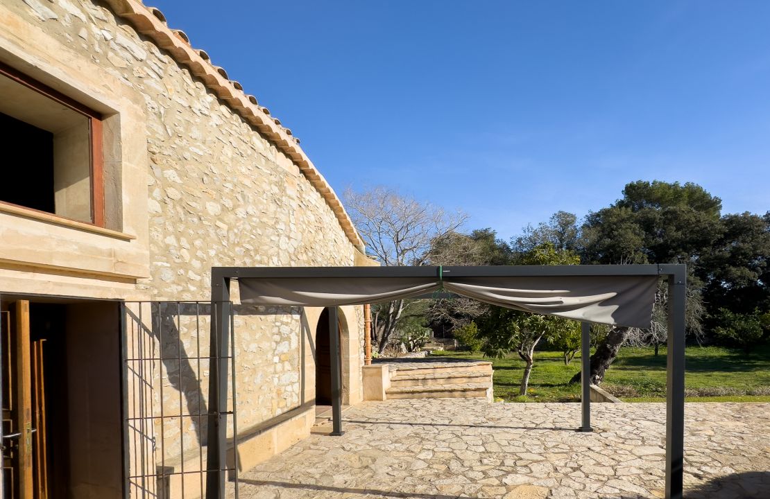 Finca diseñada de una manera única, con una distribución y un encanto peculiar ubicada en Pollensa