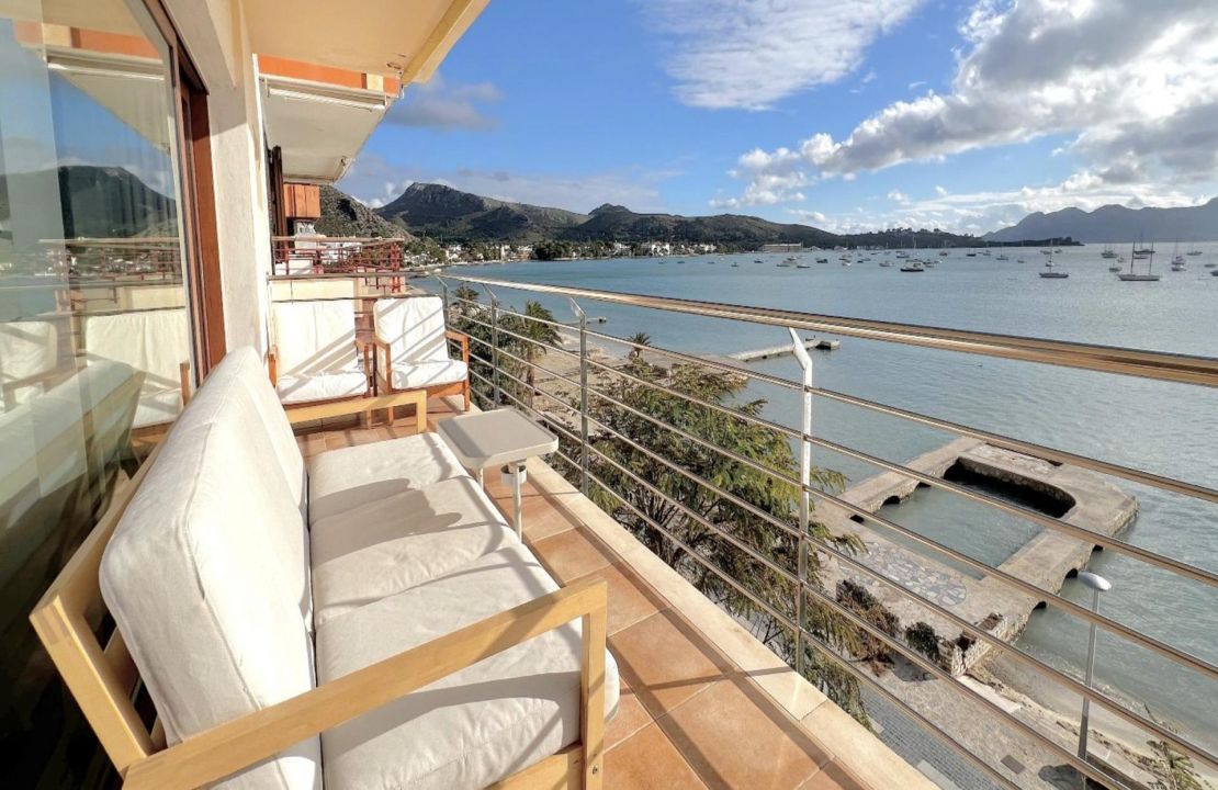 Apartment in erster Meereslinie in Puerto Pollensa mit Traumausblick