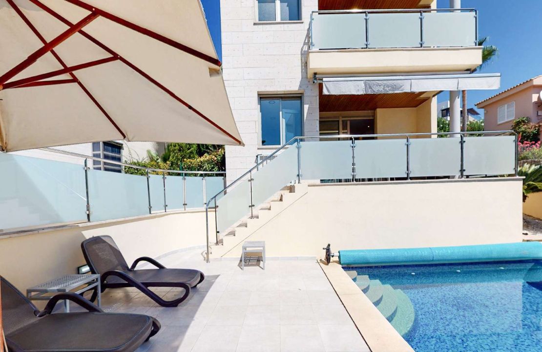 Villa am Golf Alcanada Alcudia mit Ferienmeitlizenz und Meerblick