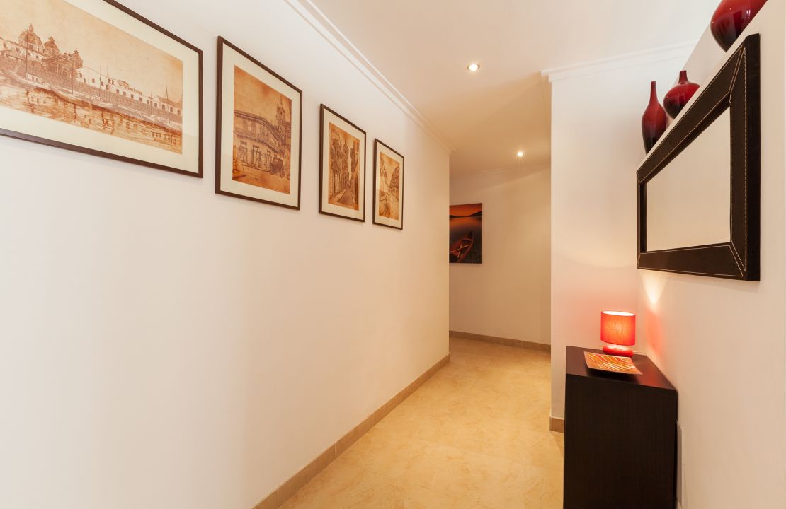 2 bedroom centrally situated apartment in Pollensa old town for rental