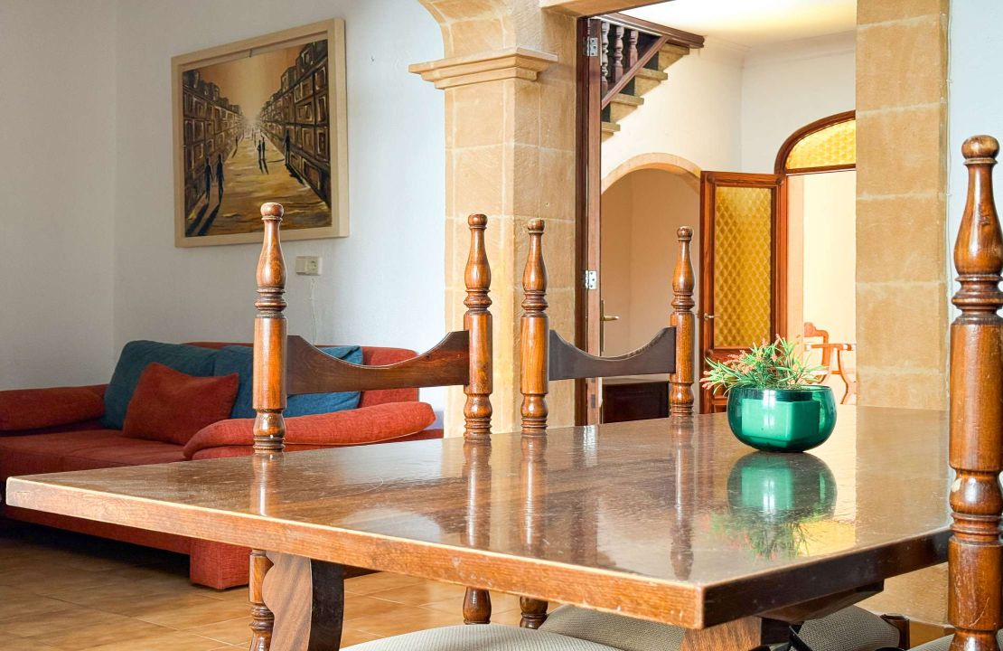 Large townhouse in Pollença to renovate