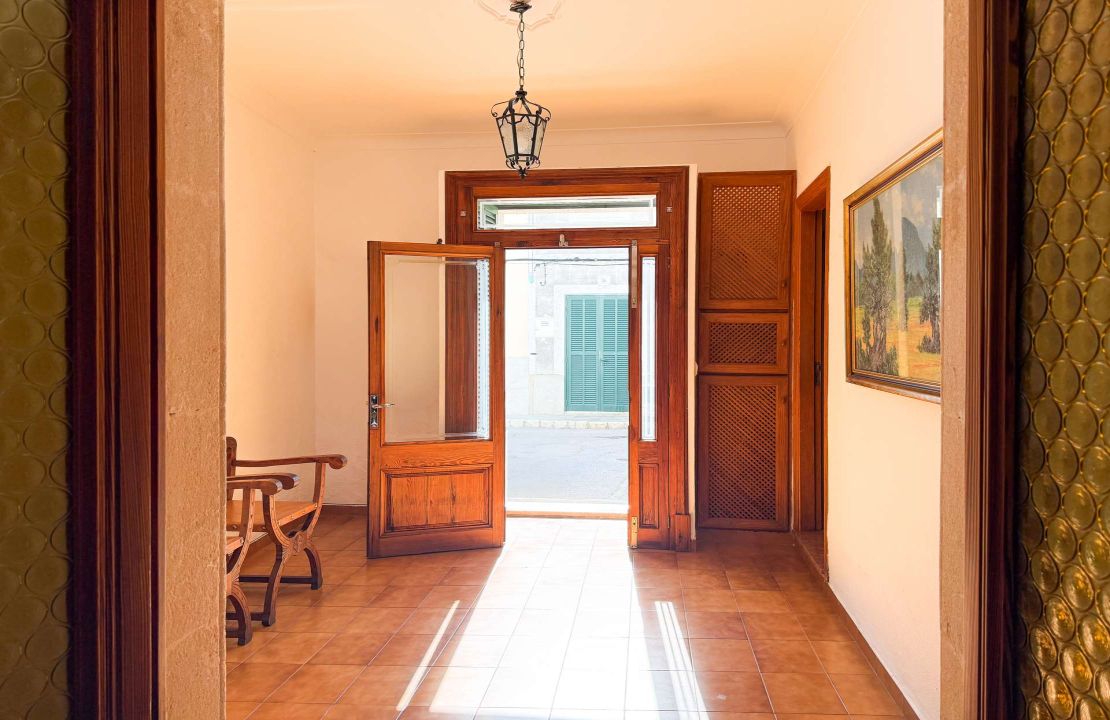 Large townhouse in Pollença to renovate